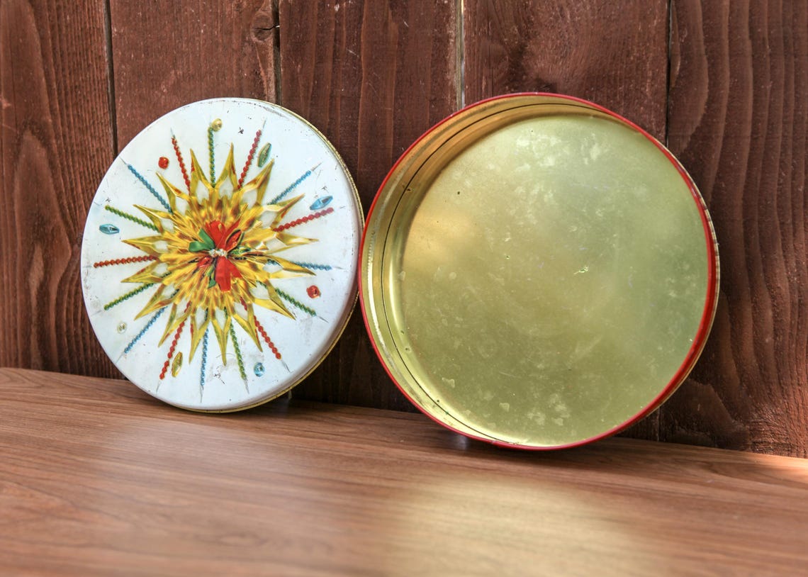 Mid-century 10-inch Round Christmas Fruitcake Tin by Merico, Inc ...