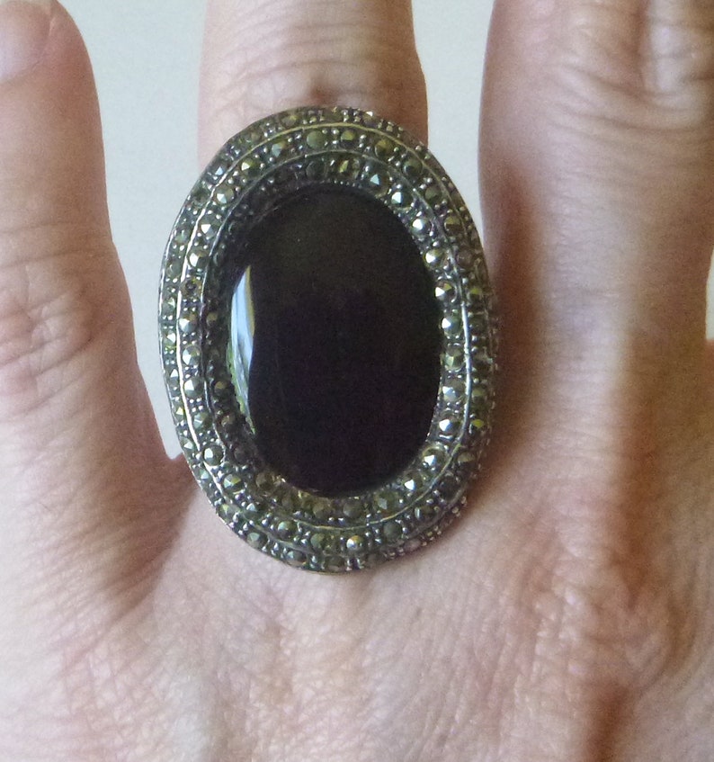 Art Deco 1940s silver tone black glass simulated onyx and marcasite chunky statement ring size 6.75