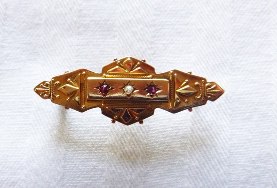 Victorian 9K gold antique brooch with rose cut di… - image 1