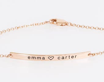 Personalisiertes Roségold-Bar-Armband • Gravur von Name, Datum, Koordinaten