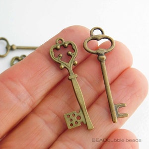 Large Key Pendant, Bronze Tone, 39mm / 40mm, Skeleton Key Charms, Mixed Pack of 6 Charms for Jewelry Making