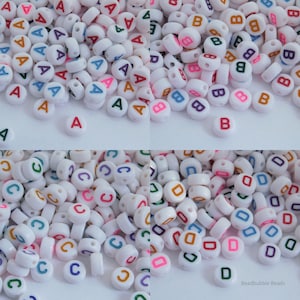Letras del alfabeto A-Z, cuentas de plástico acrílico, 7 mm, paquete de 40 cuentas, colores mezclados sobre blanco, cuentas para pulseras con nombre, fabricación de joyas
