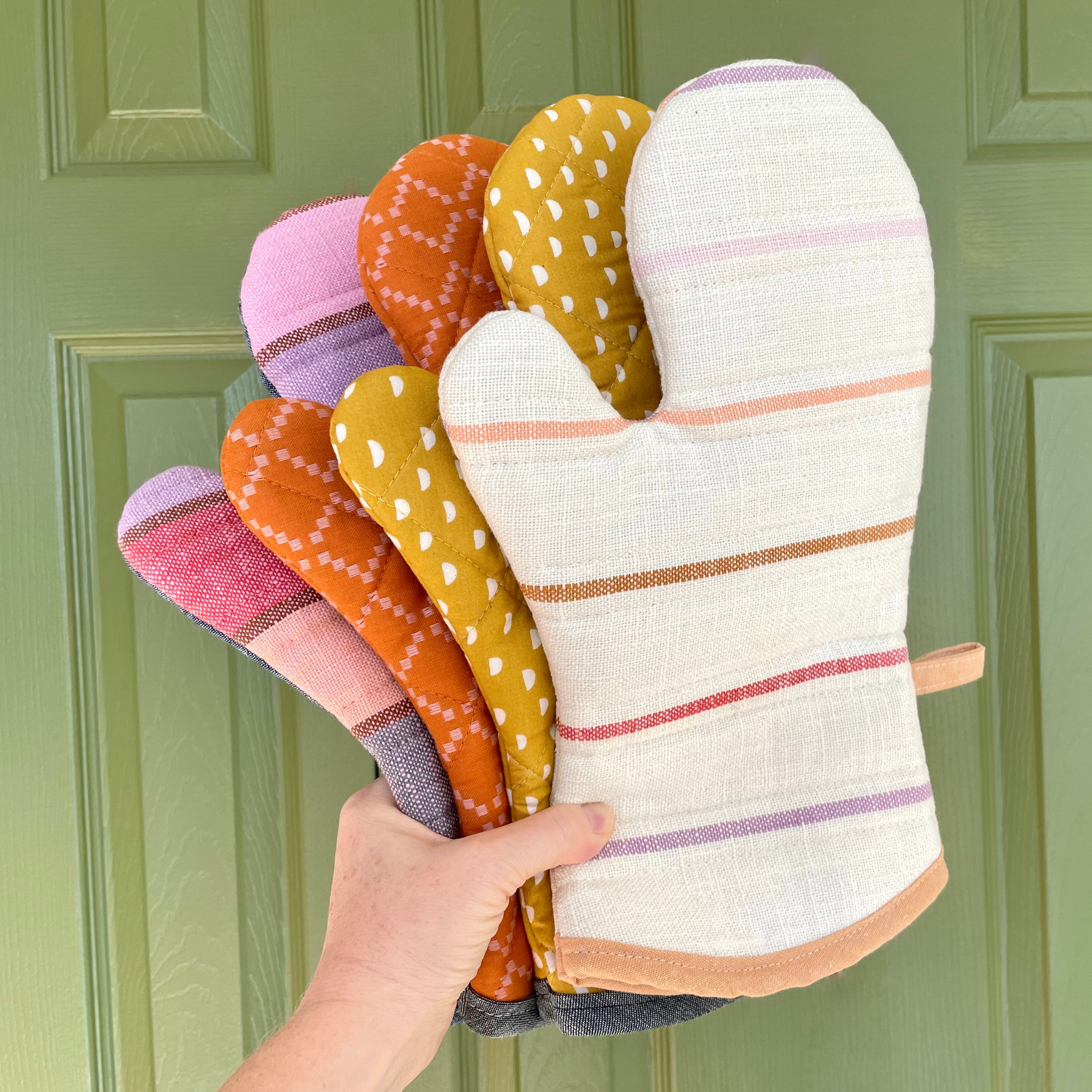 FREE PDF PATTERN- Oven Mitt Pattern for Adults, Kids & Dolls