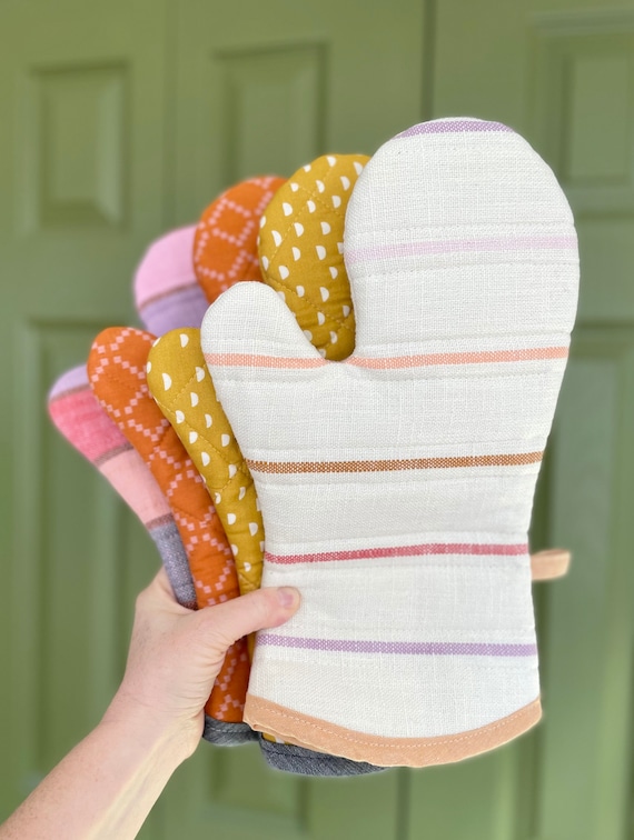 love patchwork oven mitts idea (and another tutorial http