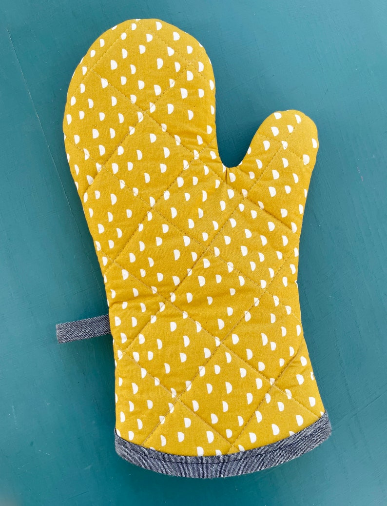 Toasty Oven Mitt, PDF Sewing Pattern, Quilted Oven Mitt Pattern image 6