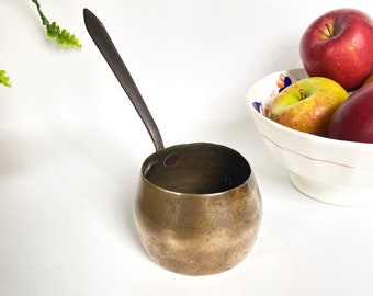 Small antique brass brandy warmer saucepan, with wrought iron handle, 9cm diameter, Georgian