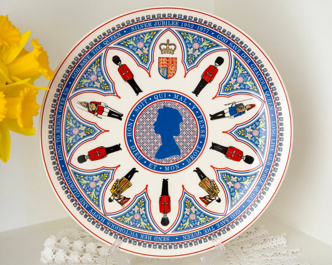 Wedgwood Commemorative Plate Queen Elizabeth's Silver Etsy