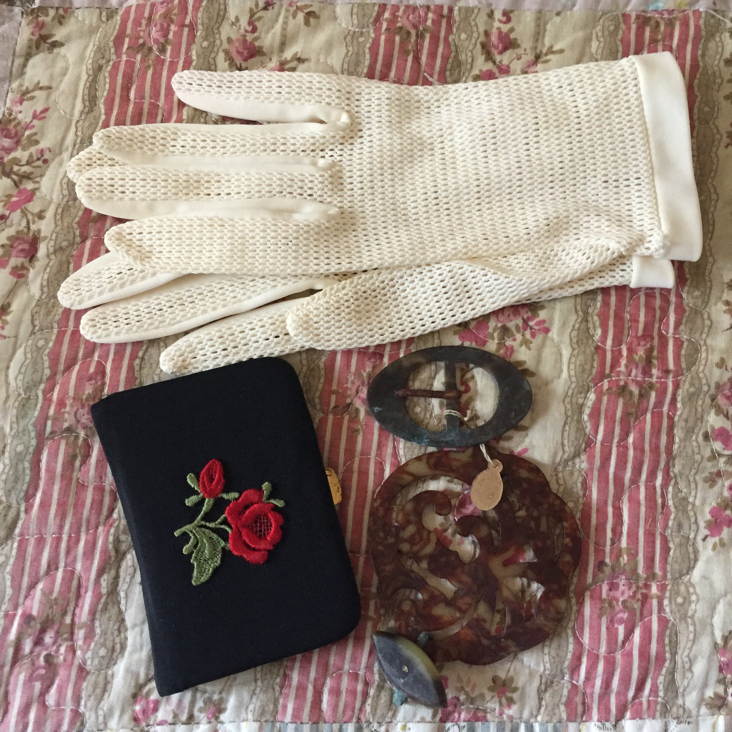 Lot d'objets Anciens Pour Scrapbooking, Petits Projets de Couture, Slow Stitch