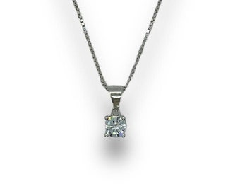 silver light point necklace, silver brilliant pendant, zircon, synthetic diamond pendant, round stone necklace, silver light point