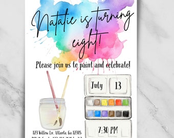 Puede incluir: Invitación de cumpleaños estilo acuarela con el texto "¡Natalie cumple ocho!" y "¡Únete a nosotros para pintar y celebrar!" Incluye una paleta de pintura, pinceles y un tarro de agua. La fecha es el 13 de julio a las 19:30.