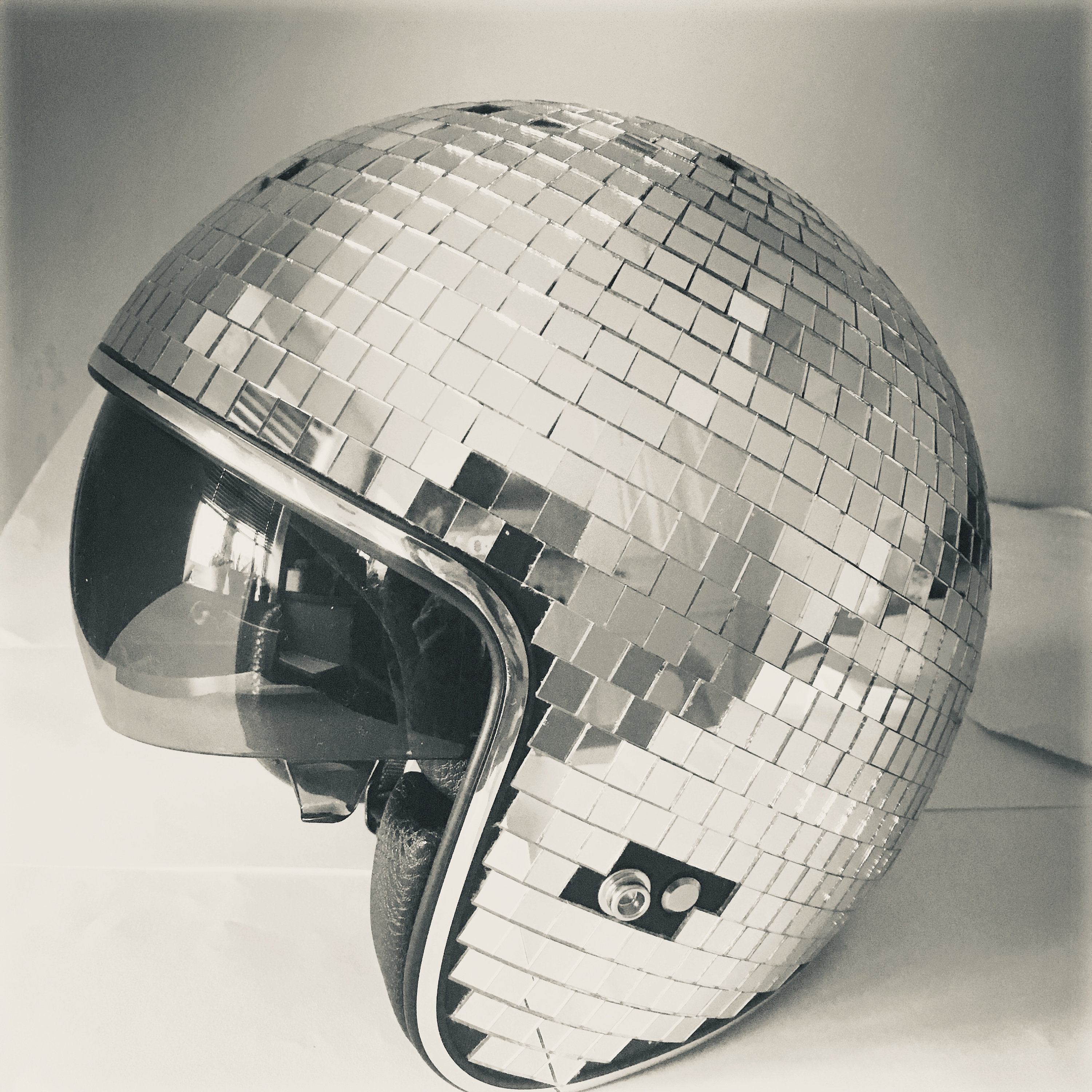 Discokugel Helm, Disco Helm Fahrradhelm glänzend Silber Harley Helm Party