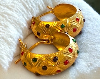 Stunning Vintage Estate 14K Yellow Gold Enamel Gem Huggie Hoop Earrings Classy!