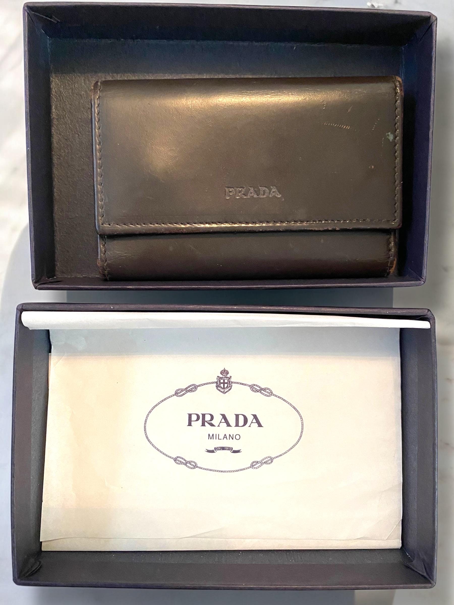 Vintage Authentic Prada Black Leather Key Holder Snap Close W/box