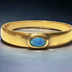 SPECTACULAR Vintage 14K Yellow Gold Fiery Bezel Set Opal Band Ring Size 14!