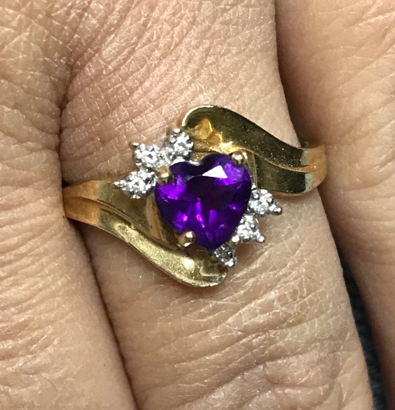 PRETTY 14K Yellow Gold Amethyst and Diamond Heart Ring Size 7.25