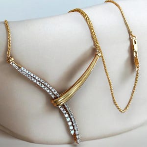 GORGEOUS 10k Yellow Gold Large Diamond Dangle Pendant 17.5” Chain Necklace!
