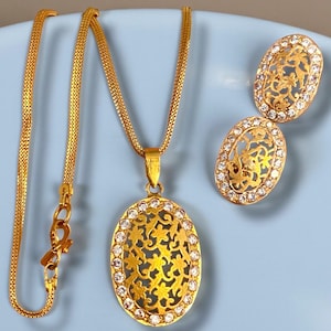 Estate Solid 22K Yellow Gold Oval Design Fancy Earrings and 25” Necklace Pendent Set 18 Grams!