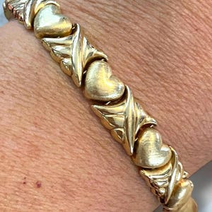 Vintage Original 1980’s 14k Italian Yellow Gold 6.75” XOXO 9mm Bracelet!