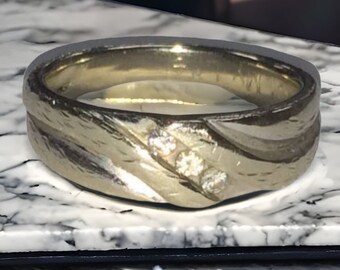 Vintage 10K White Gold 7mm Wide Three DIAMOND Band RING Size 8