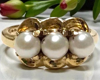 VINTAGE Estate 14k Yellow Gold Triple 5mm Pearl Ring Size 6.5