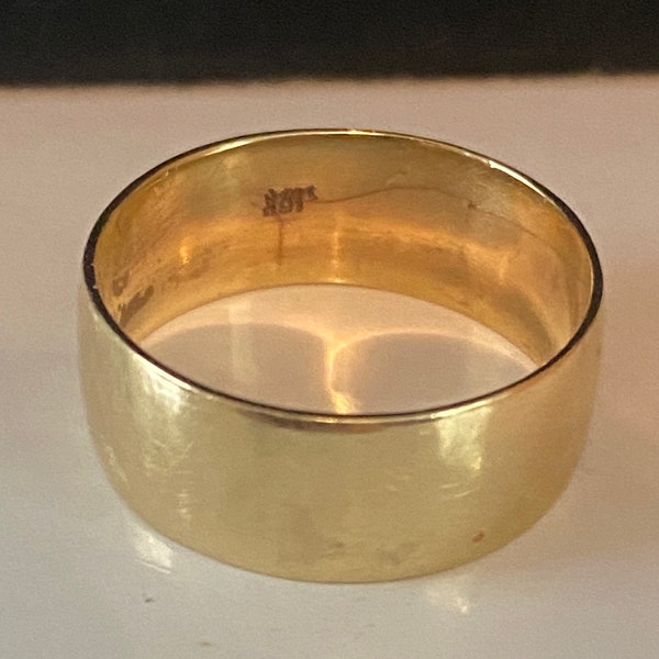 Gorgeous 18K Yellow Gold 6mm Wide Wedding Band Ring Size 5.75