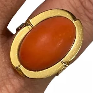 Vintage Estate 14K Yellow Gold CORAL Large Oval Statement Ring Size 8.75 BEAUTY