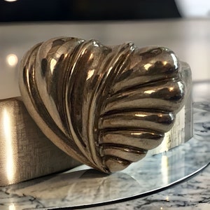 Estate Vintage Sterling Silver BOLD RIBBED HEART Statement Ring Size 7.75