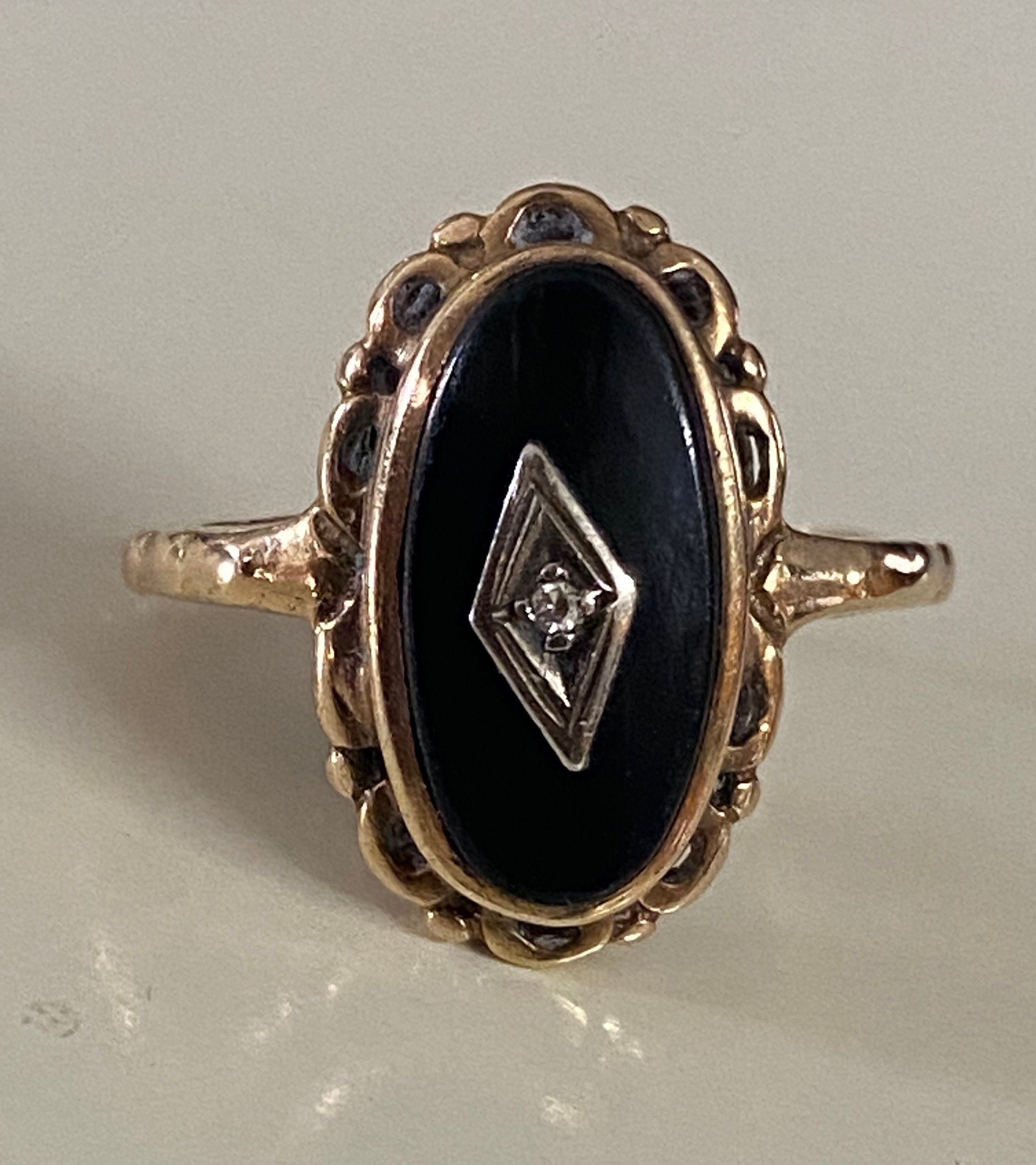Vintage oval deals black onyx ring