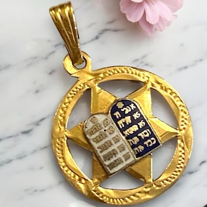 Beautiful Vintage 14k Yellow Gold Enamel Jewish Hebrew STAR Charm Pendant!