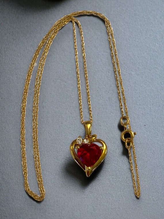 VINTAGE 10K Yellow Gold Ruby and Diamond Heart 18”