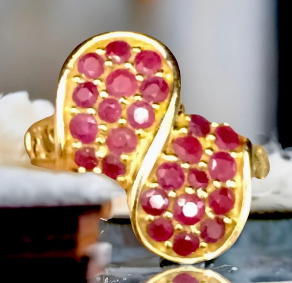 LOVELY Vintage 10K Yellow Gold RUBY Swirl Cluster… - image 1