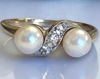 ESTATE 14K White Gold 5mm Double Pearl and Diamond Ring Size 6.75 Beautiful!