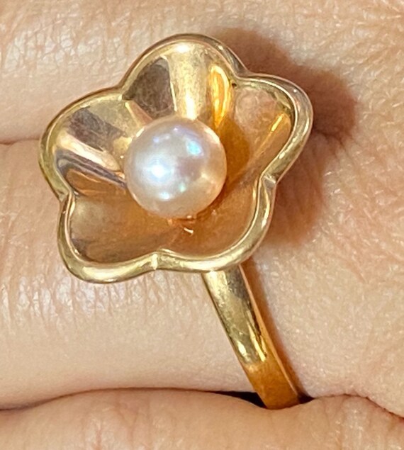 VINTAGE 14K ROSE Gold 6mm Pearl Flower Ring Size 8 - image 9