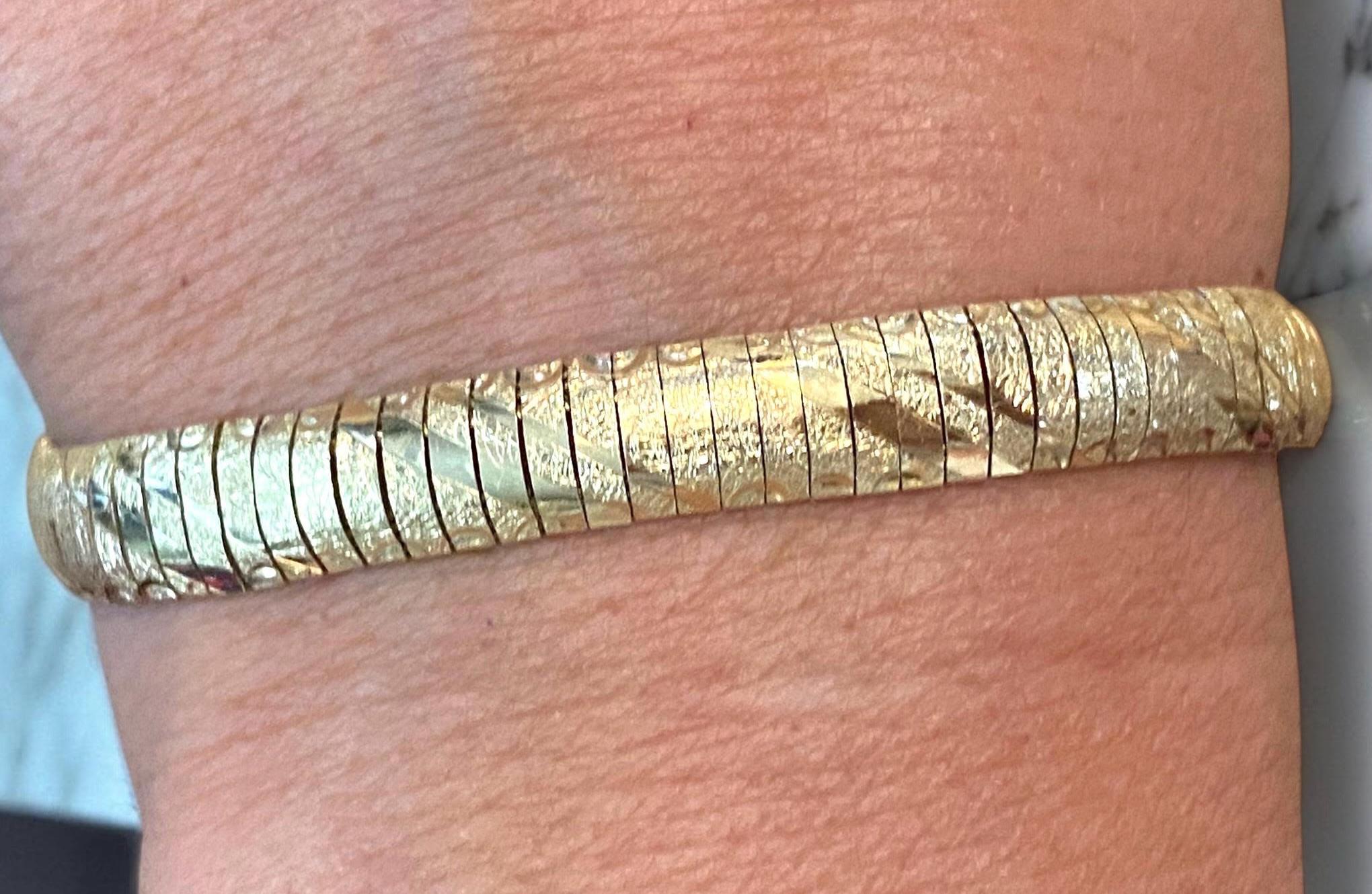 Vintage Italian 10k Yellow Gold 8mm Wide OMEGA Fancy Link 7.5 