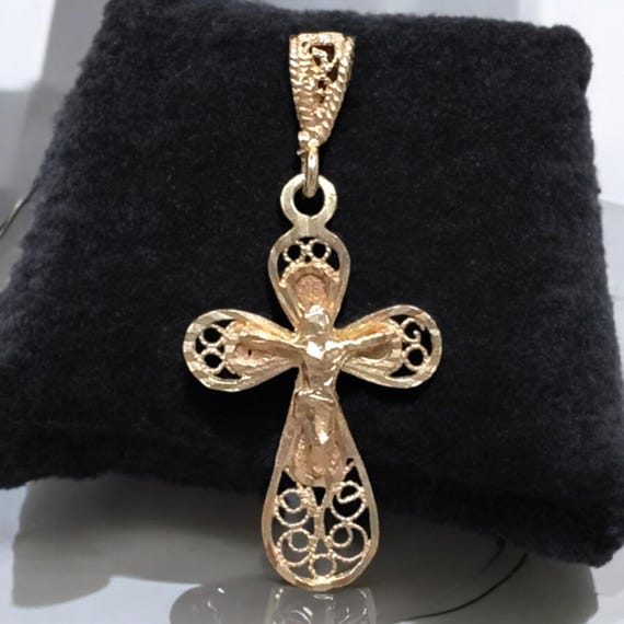 Vintage 14K Yellow Gold Filagree Cross - image 2