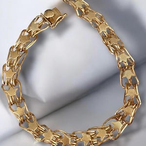 Vintage 1960&#39;s 14K Yellow Gold 8” Unique Link 8mm Wide CHARM BRACELET!
