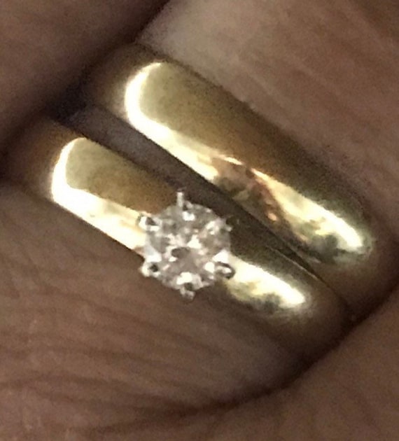 Vintage 10k Gold 1/4 Ct Diamond Wedding Band Enga… - image 1