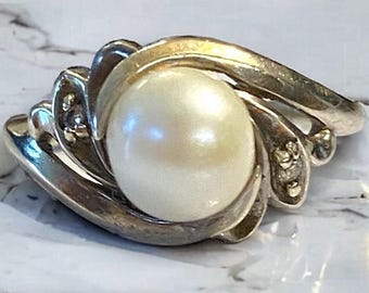 ESTATE Unique 14K White Gold 6mm Pearl and Diamond Ring Size 4.25
