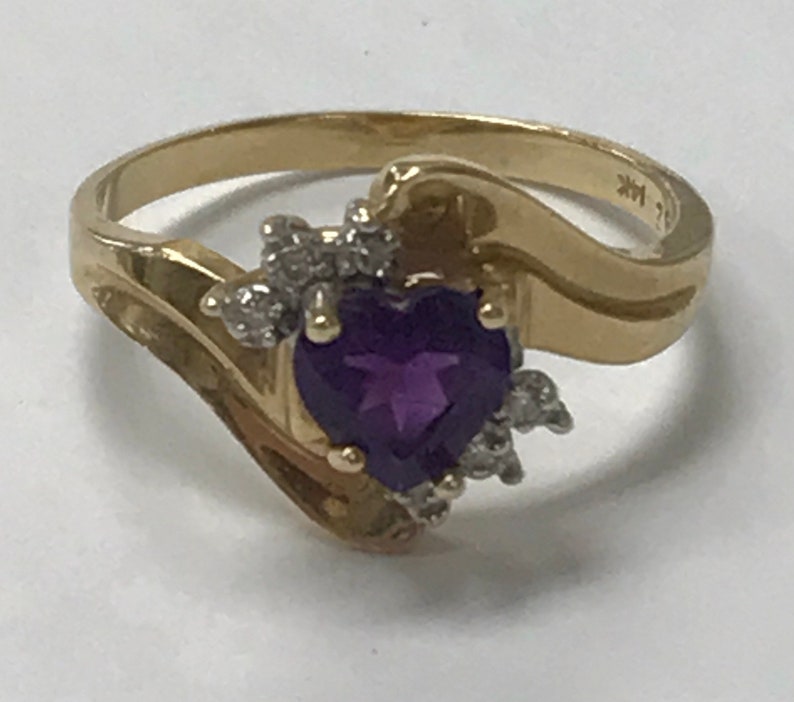 PRETTY 14K Yellow Gold Amethyst and Diamond Heart Ring Size 7.25