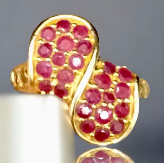 LOVELY Vintage 10K Yellow Gold RUBY Swirl Cluster… - image 5