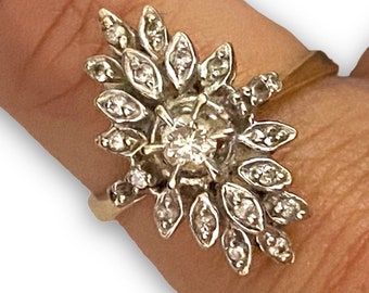 VINTAGE 14k Yellow Gold .60 CTW Diamond Cluster Cocktail Ring Size 7.25