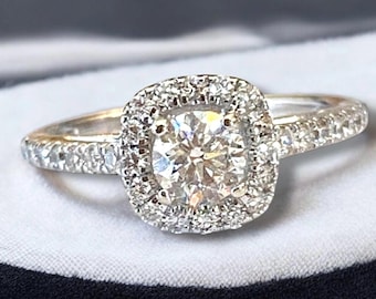 Beautiful 14k White Gold 1.10 CTW Diamond Halo Engagement Ring Size 6
