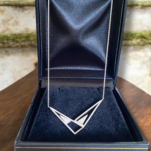 Gorgeous Designer 18K 750 White Gold DIAMOND Geometric Necklace!