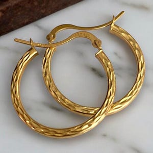 Vintage 10k Yellow Gold Hammered Gold Textured Hoop Pierced Earrings BEAUTIFUL!