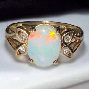 GORGEOUS Vintage 14K Yellow Gold Oval Fiery Opal and Diamond Ring Size 6.5