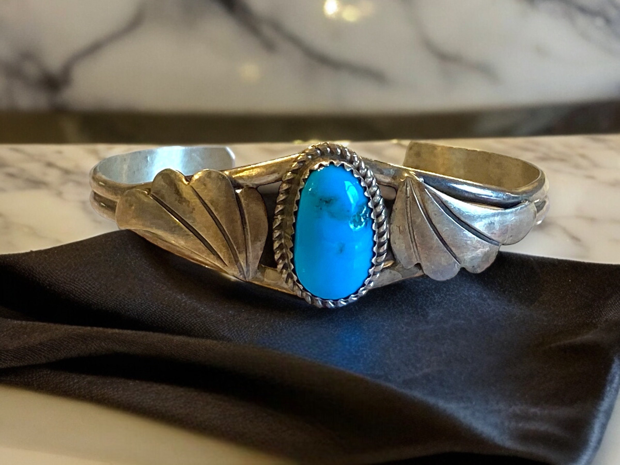 アクセサリー NAVAJO Silver Turquoise Edge Bangle Old Pawn Turquoise Cluster Silver Cuff Navajo Sterling