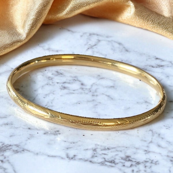 Gorgeous Estate 14K Yellow Gold Etched 4.5mm Bangle Bracelet!