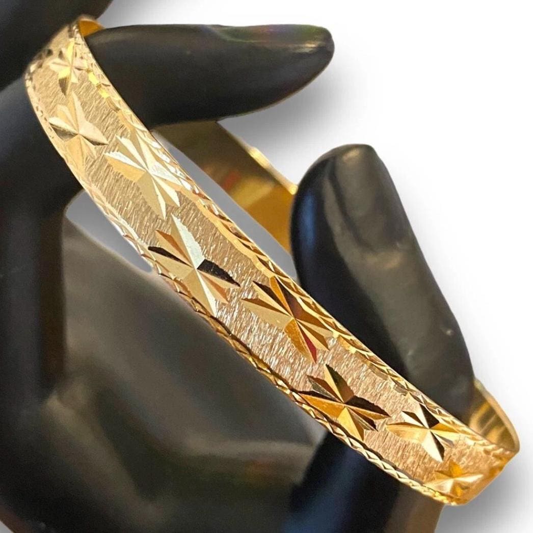 Vintage 14k SOLID Yellow Gold 8mm Wide Etched Bangle Bracelet 8.25