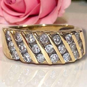 Beautiful Vintage 14k Yellow Gold Diamond 7mm Wide Anniversary Band Ring 7