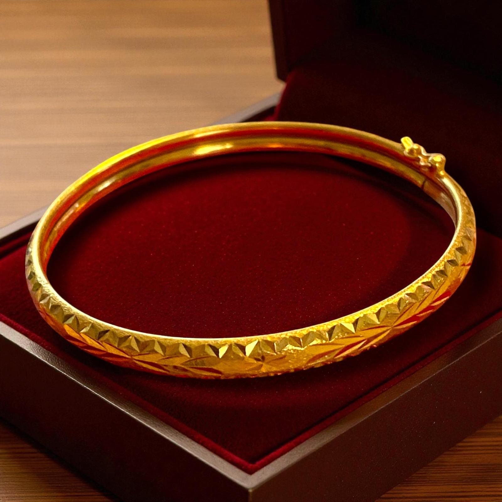 GORGEOUS Vintage 22K 916 Yellow Gold Fancy 5mm Wide Bangle 6.5